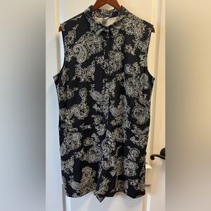 Ann Taylor Size 16 Blue and White Floral Romper